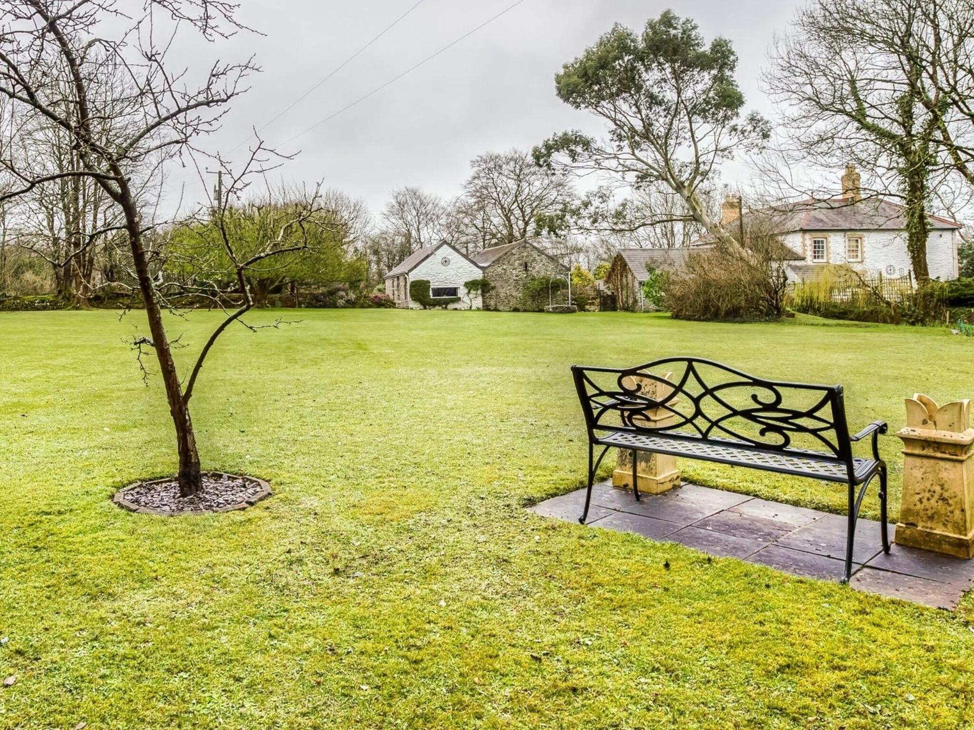 Secluded Holiday Home In Ceredigion With Garden Pennant  Exterior foto